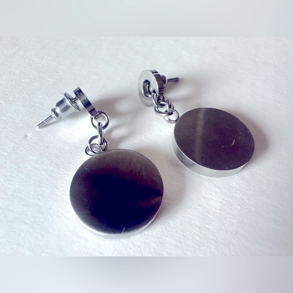 Fashion Fancy Earrings - Picture 2 of 2